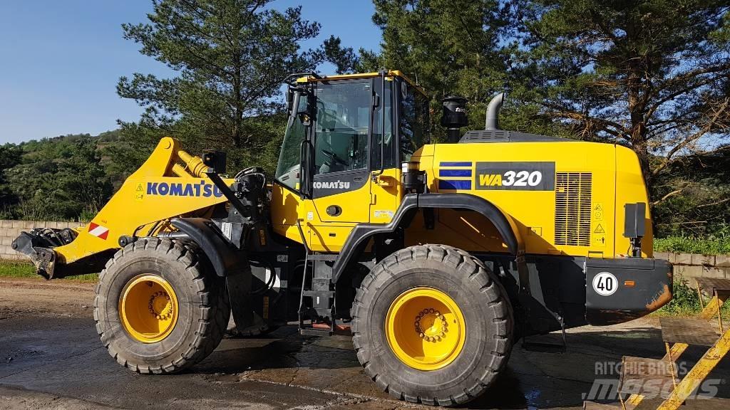 Komatsu WA320-8E0 轮式装载机