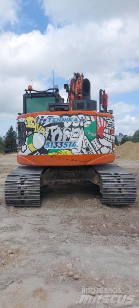 Hitachi ZX 135 US-6 履带挖掘机