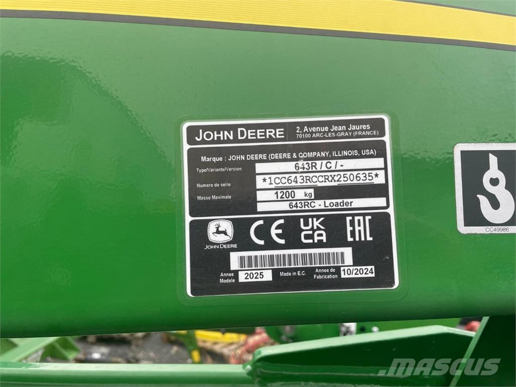 John Deere 643R 前装载和挖掘机