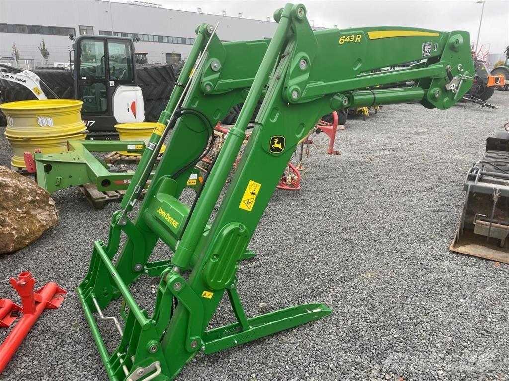 John Deere 643R 前装载和挖掘机