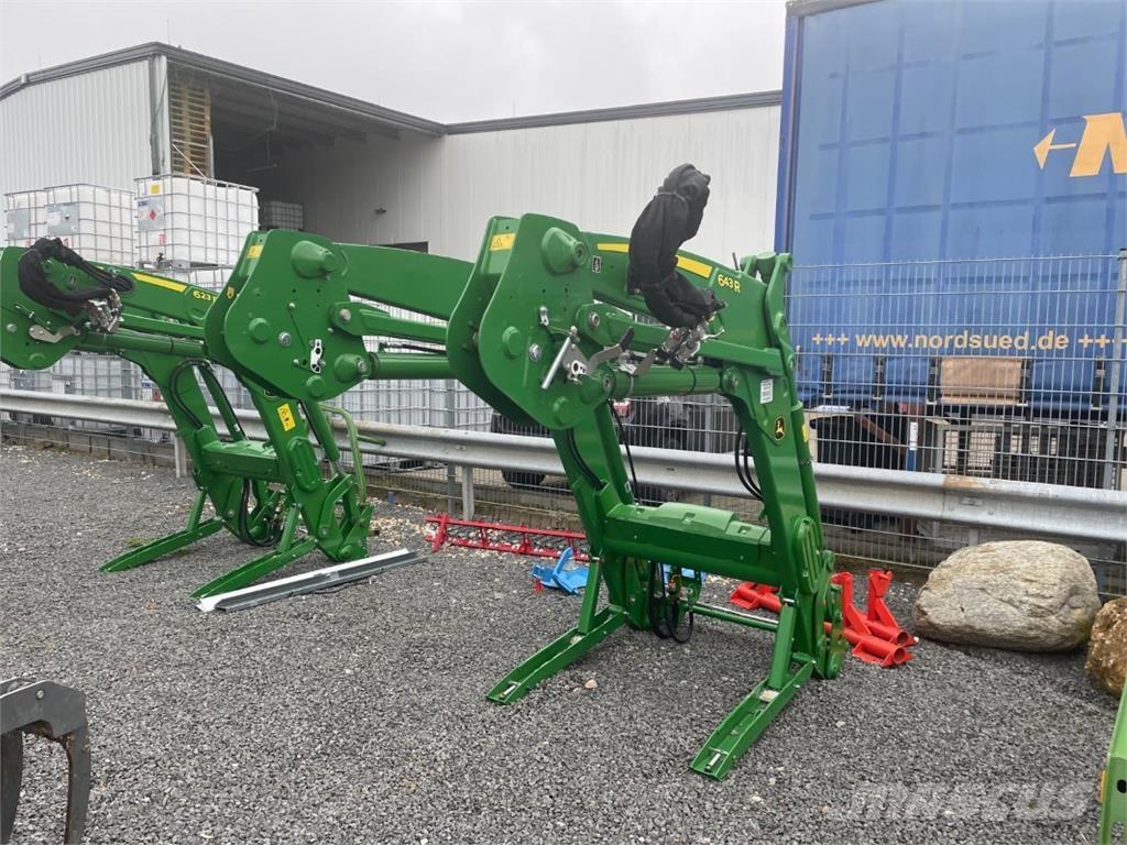 John Deere 643R 前装载和挖掘机