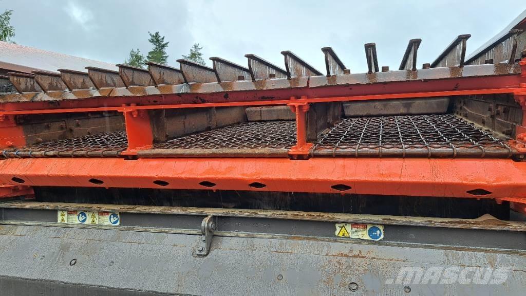 Sandvik QE 141 移动式筛分机