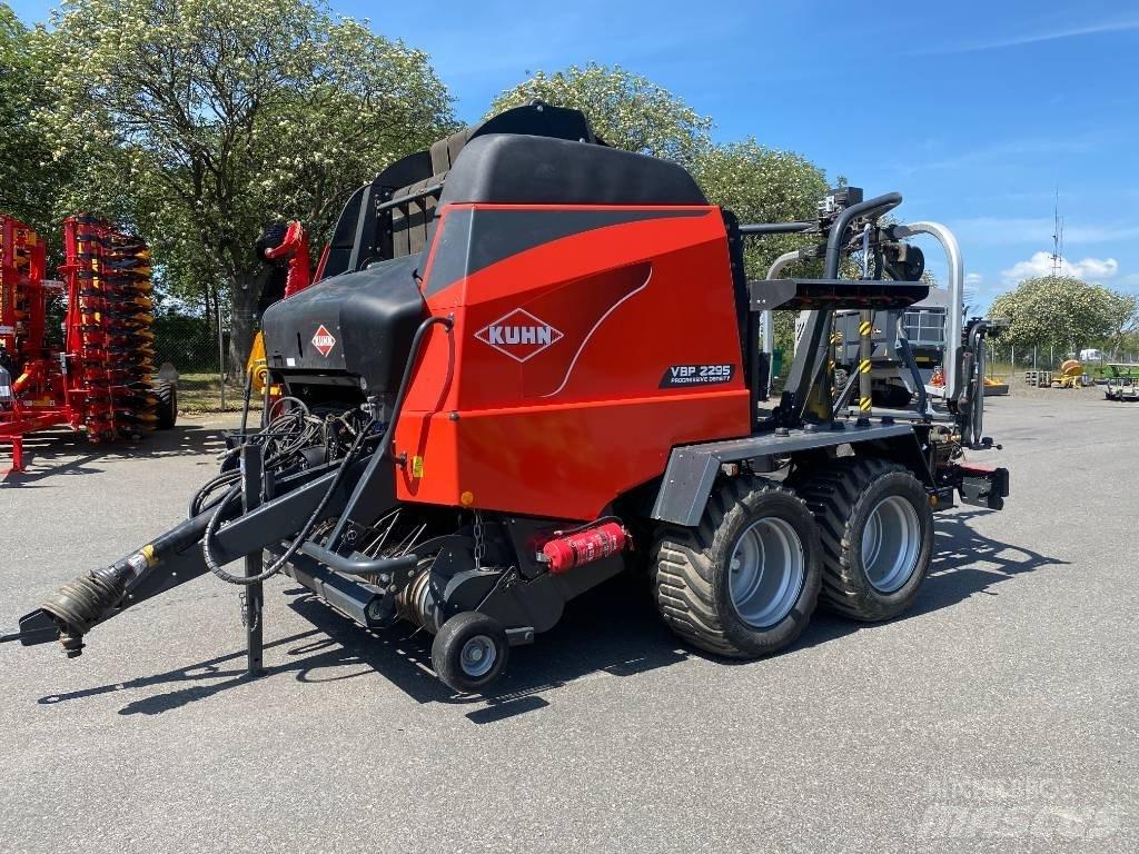 Kuhn VBP2295 圆捆打捆机