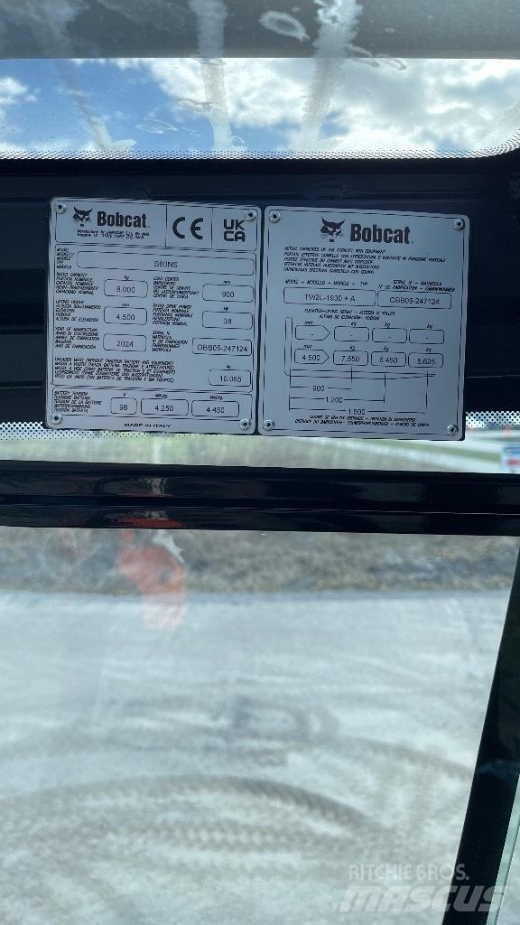 Bobcat B80NS 电动叉车