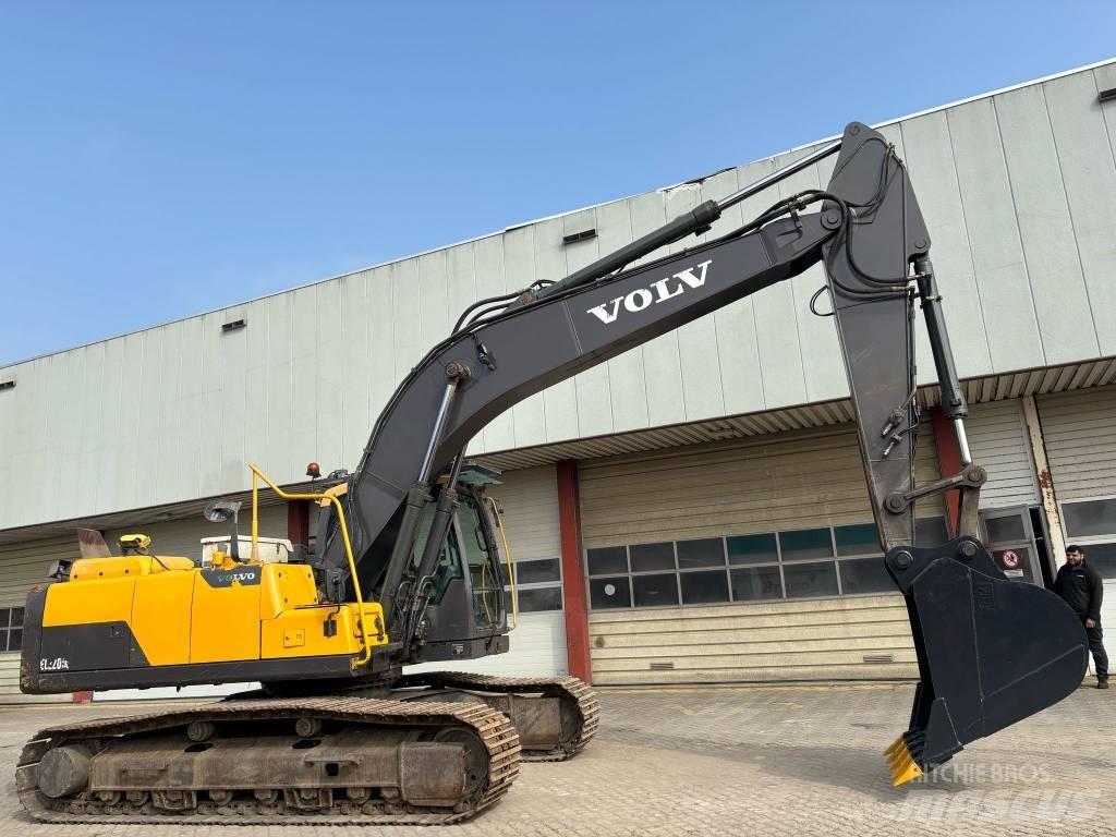 Volvo EC 220 DL 履带挖掘机