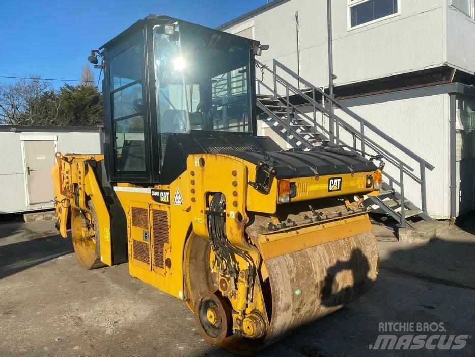 CAT CB 44 B 双轮压路机