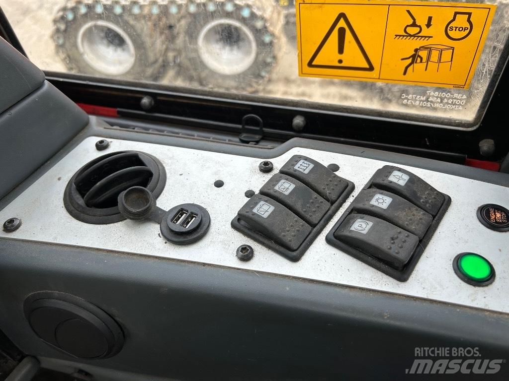 Komatsu 895 集运机