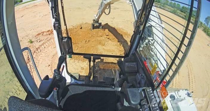 Takeuchi TB280FR 中型挖掘机