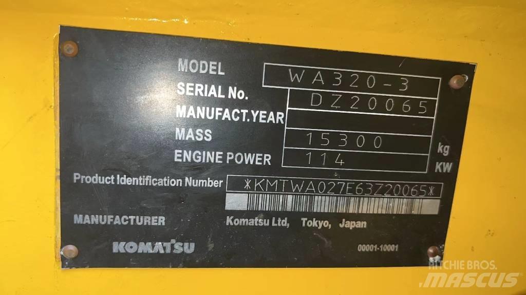 Komatsu WA320-3 轮式装载机
