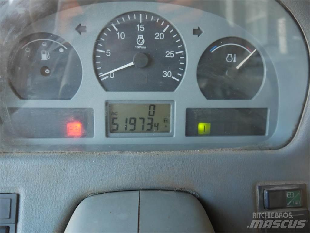 Valtra 8450 拖拉机/农用车