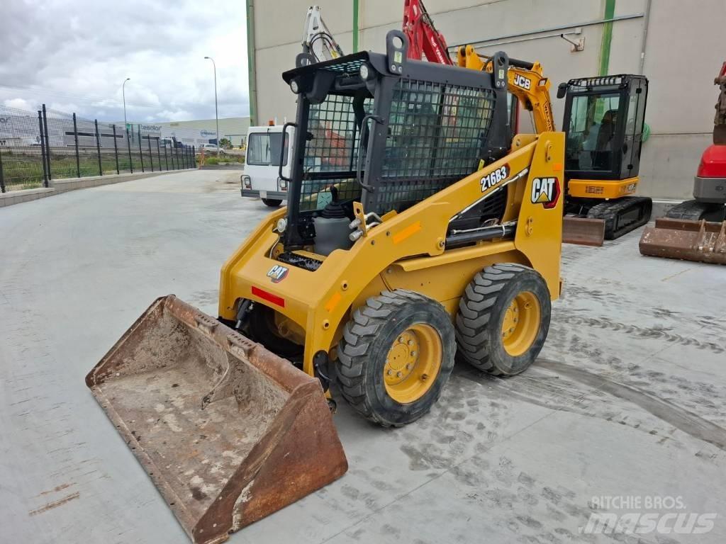 CAT 216 B 3 滑移装载机