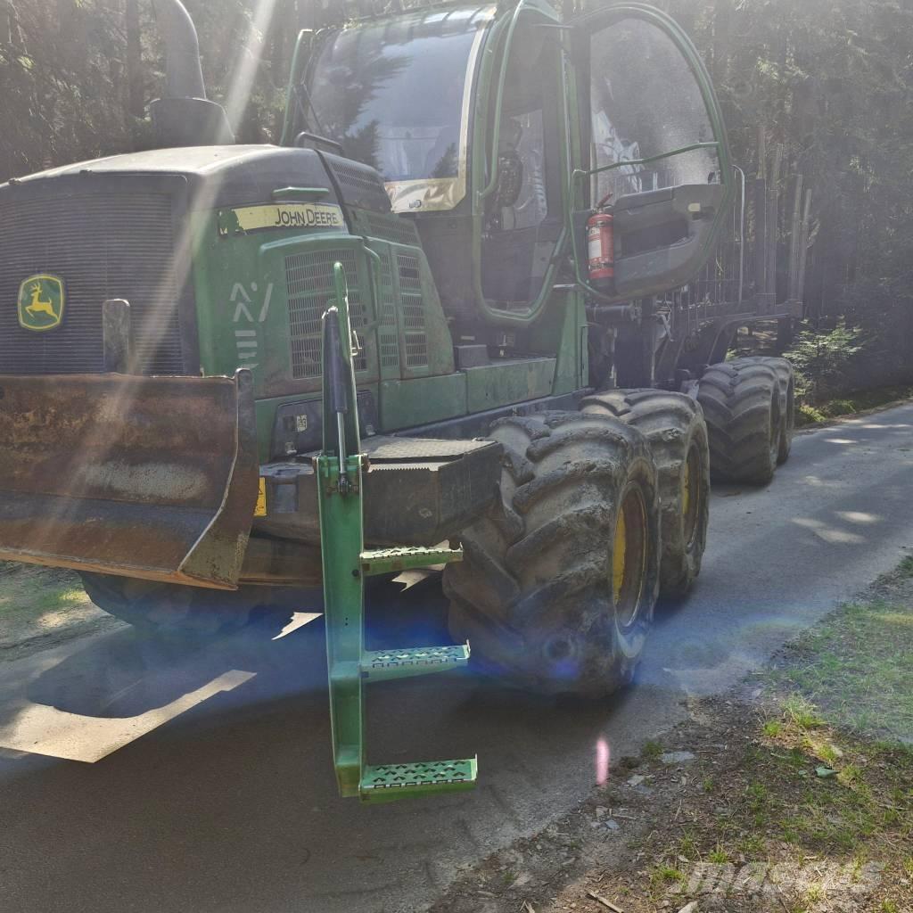 John Deere 1210 G 集运机