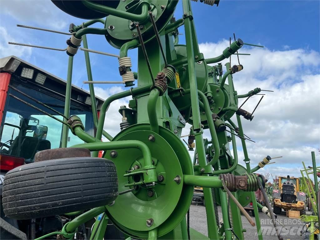 Krone KW 7.92 /8 犁耙和摊草机