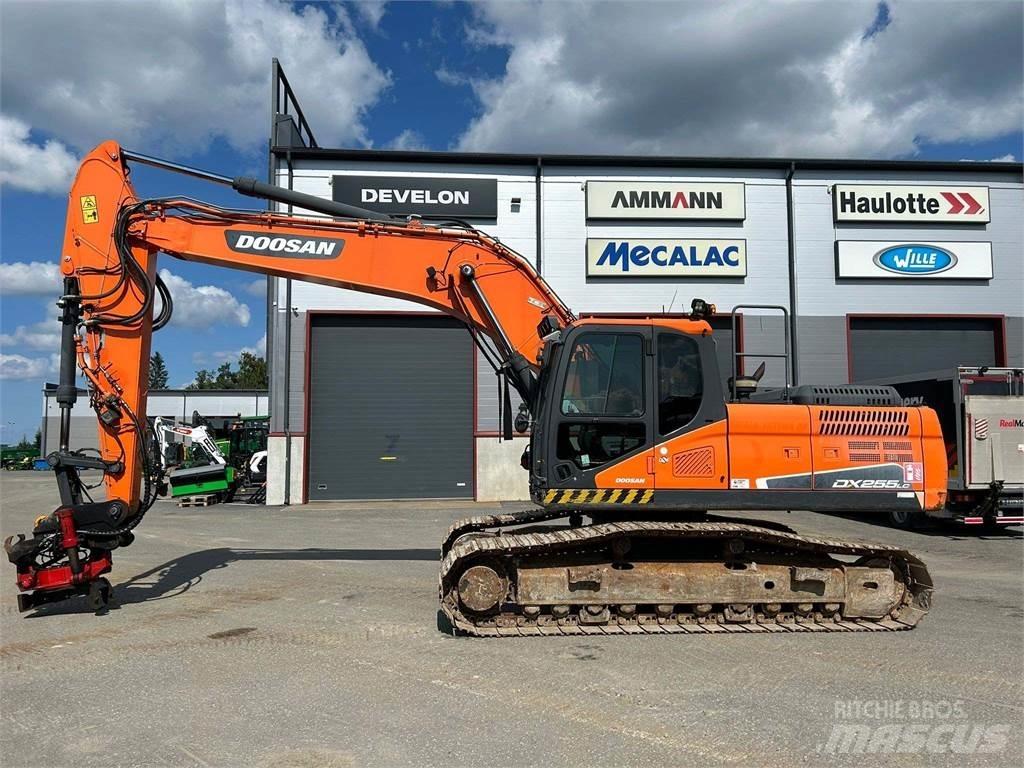 Doosan DX255LC-5 履带挖掘机