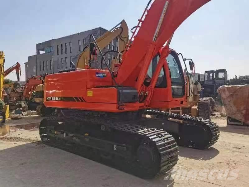 Doosan DX 225 履带挖掘机