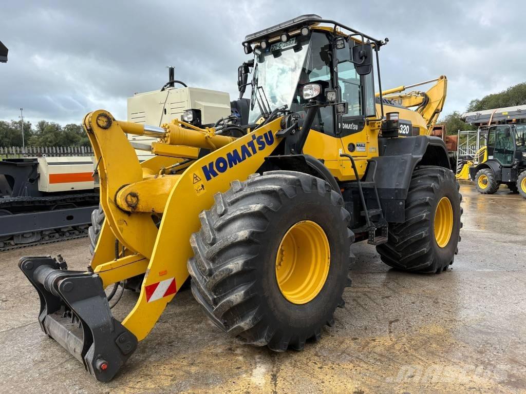 Komatsu WA320-8 轮式装载机