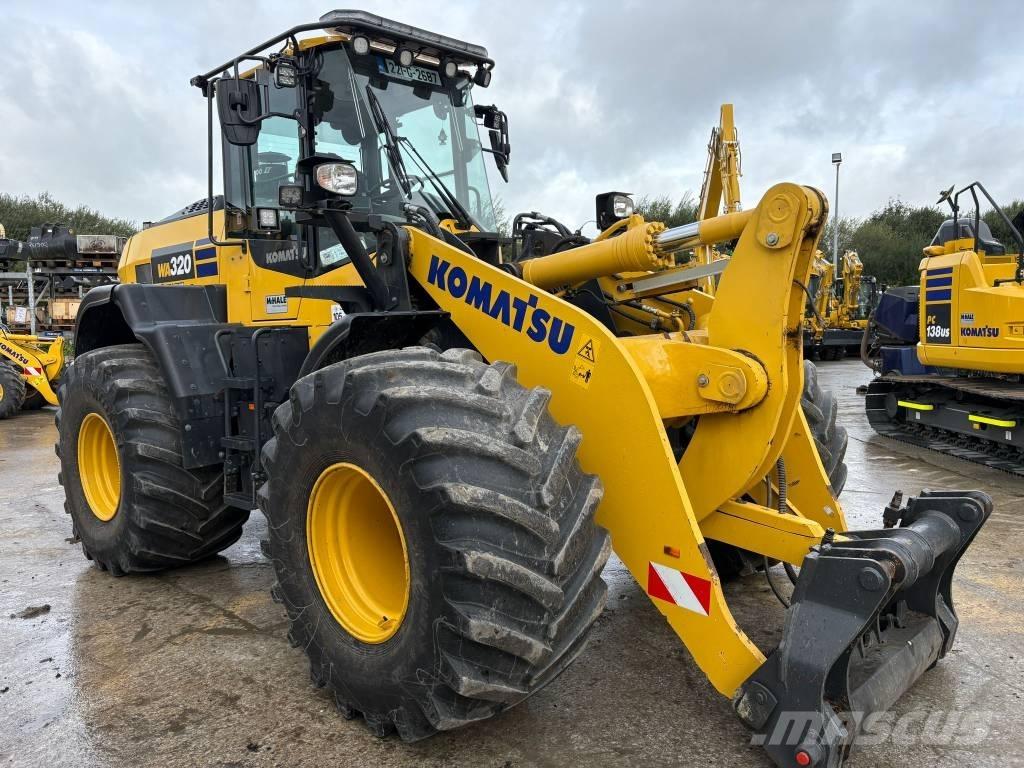 Komatsu WA320-8 轮式装载机