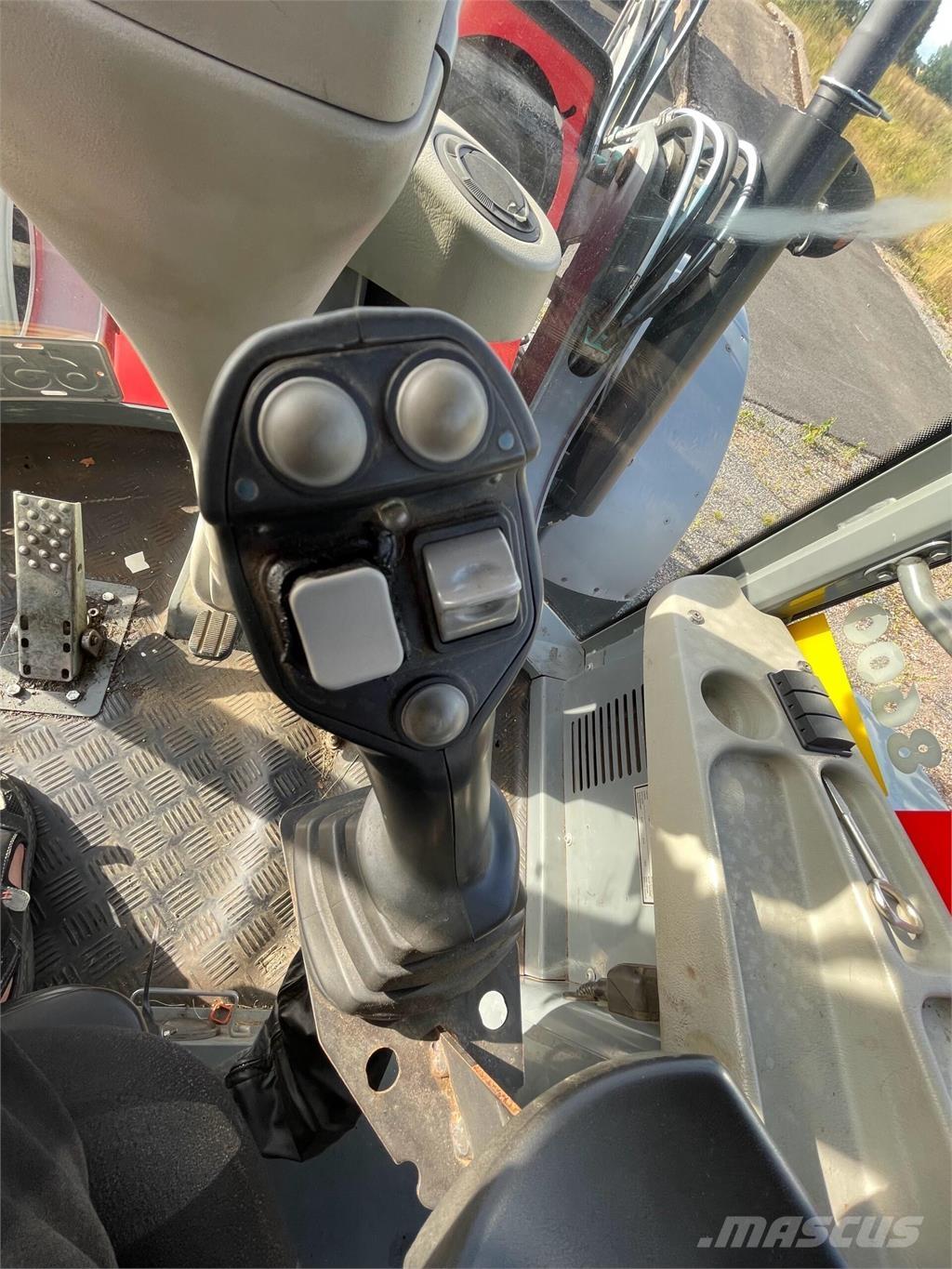 Lännen 8600 E 反铲装载机