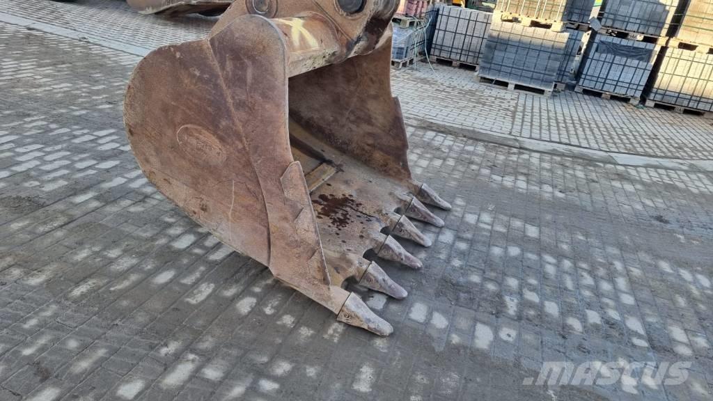 Komatsu PC 210 LC 履带挖掘机