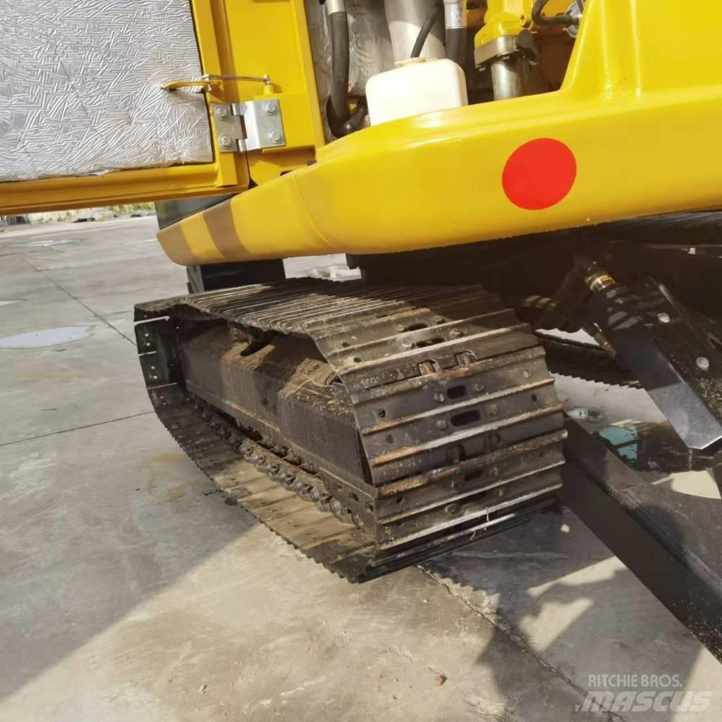 CAT 306E2 小型挖掘机