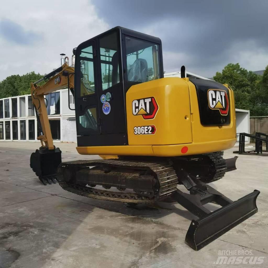 CAT 306E2 小型挖掘机