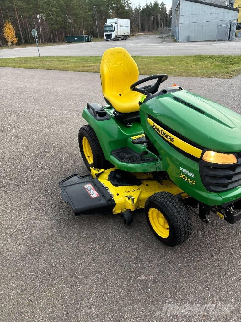 John Deere X 540 骑乘式割草机
