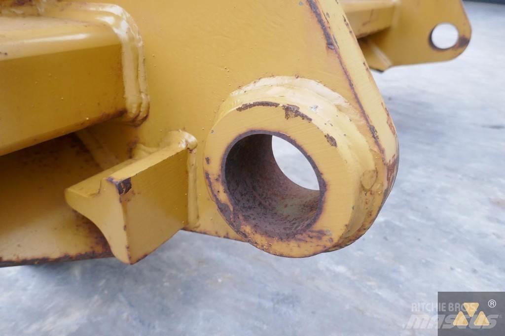 CAT 966/972 Forks 运输工具-其他