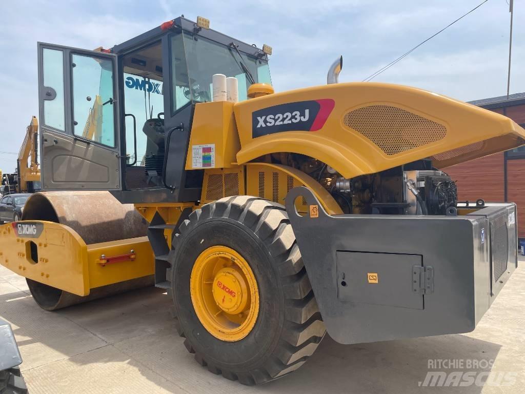 XCMG XS 223 J 单轮压路机