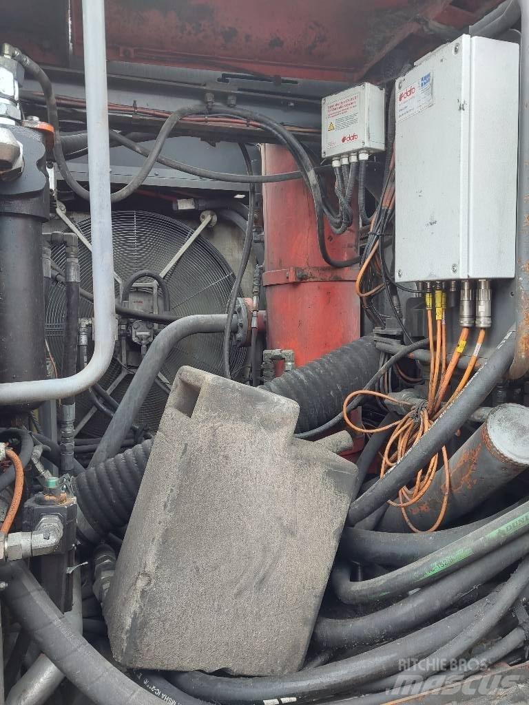 Sandvik DP 1500 i 钻孔机