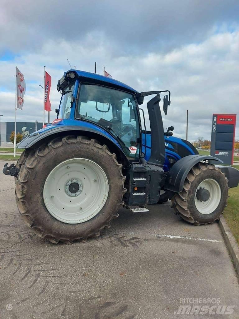 Valtra T235V 拖拉机/农用车