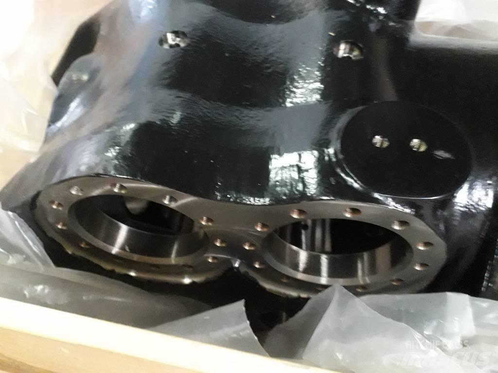 John Deere Base CH8 吊杆和铲斗