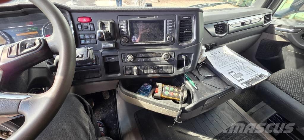 Scania R 500 工程吊钩车