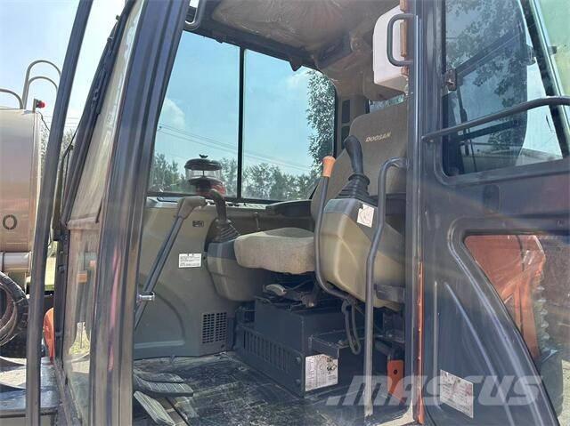 Doosan DX55 小型挖掘机