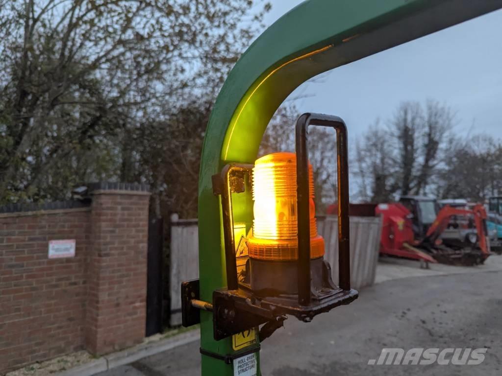 John Deere 1445 骑乘式割草机