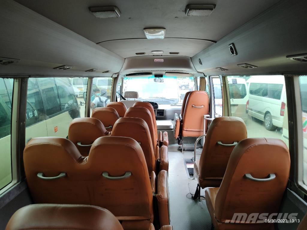 Toyota Coaster Bus 迷你巴士