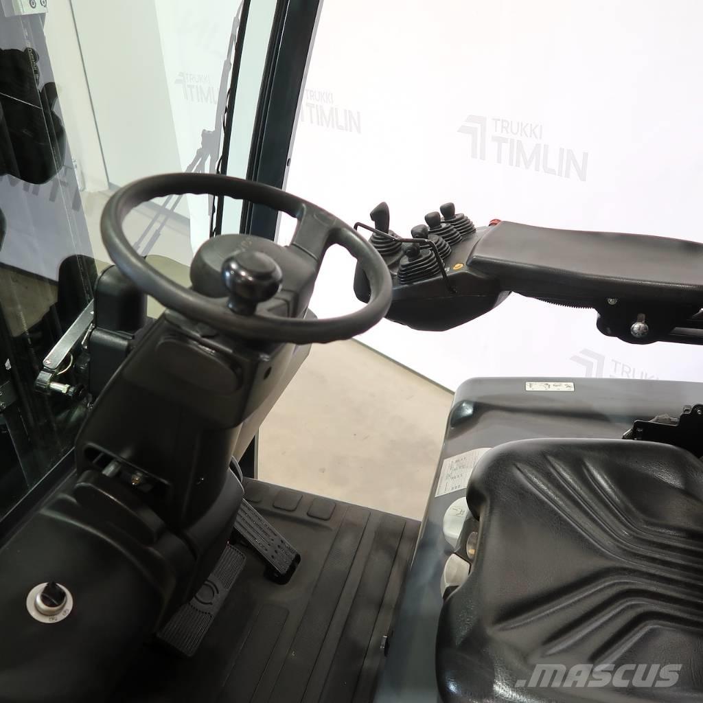 Toyota 8FBMT25 电动叉车