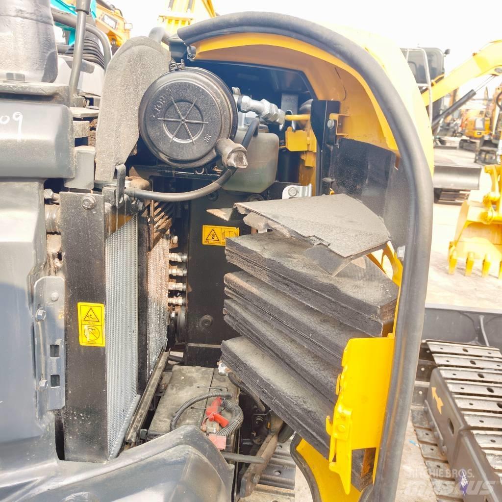 Komatsu PC30MR-3 小型挖掘机