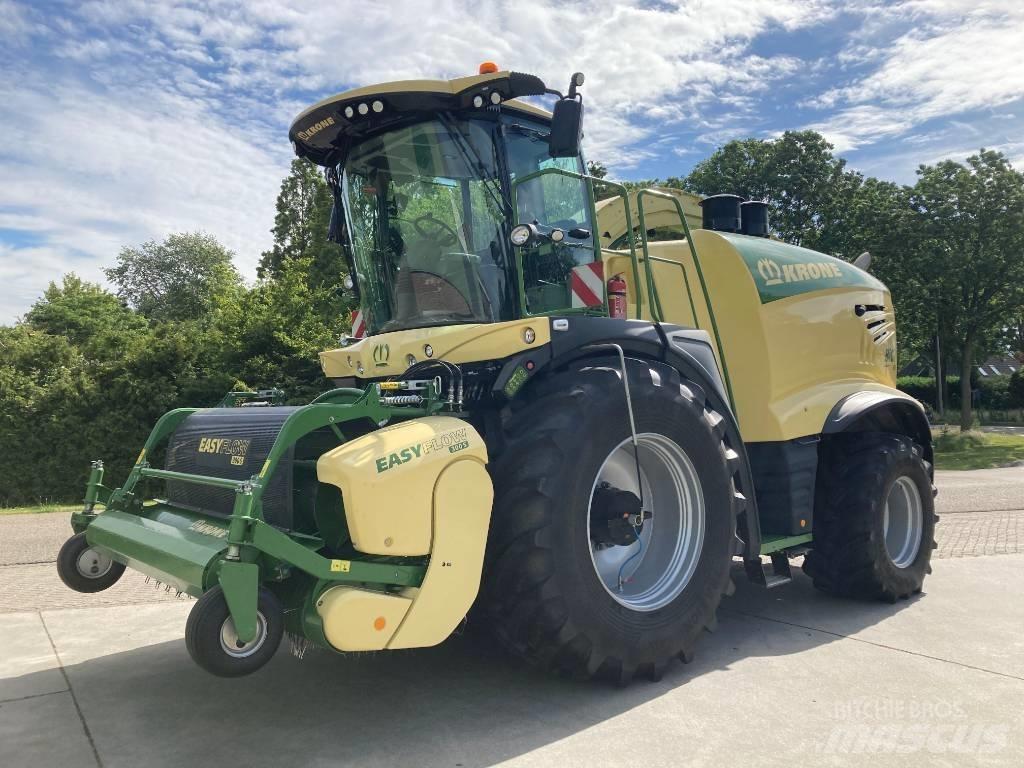 Krone BiG X 680 自走式青贮饲料收割机