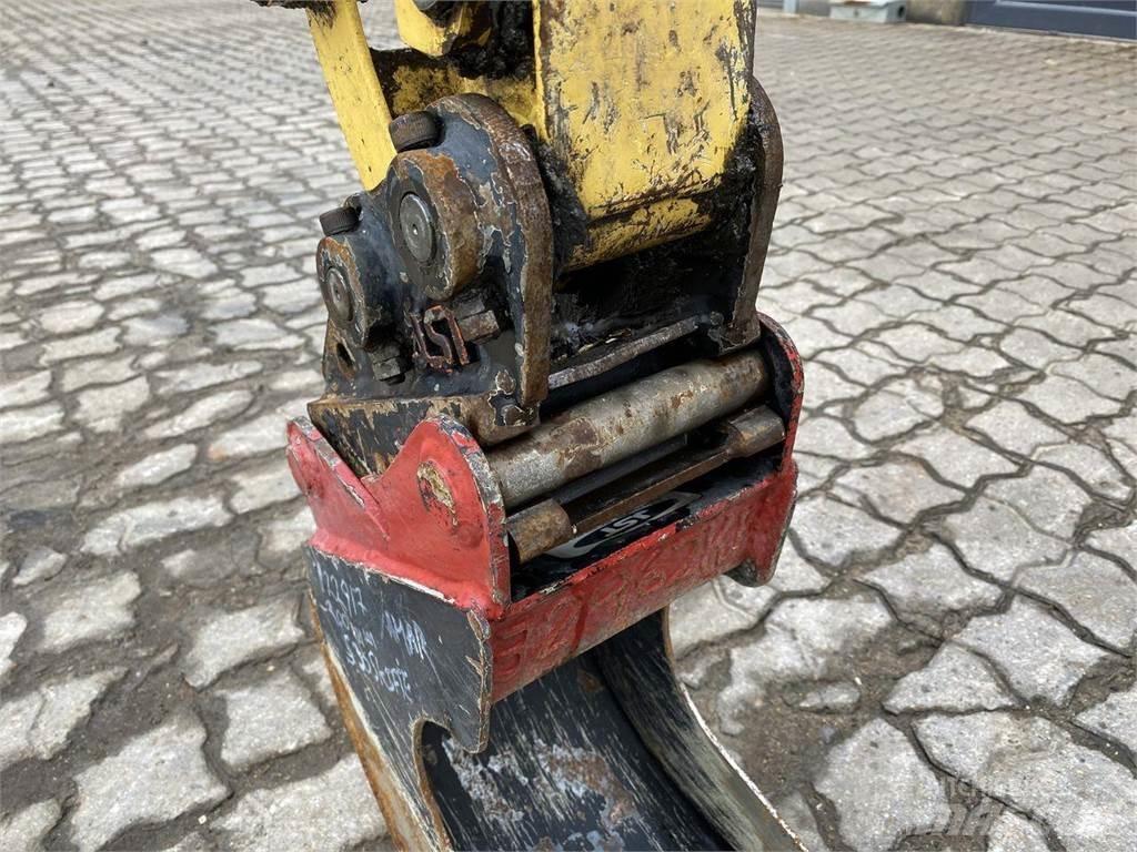 Yanmar VIO12 轮式挖掘机