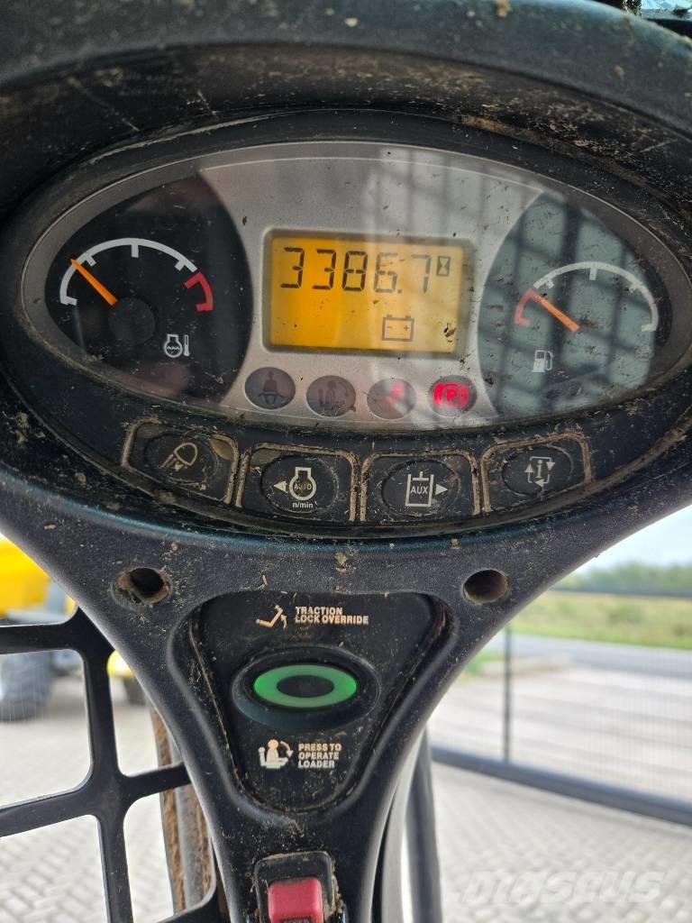 Bobcat S 450 滑移装载机