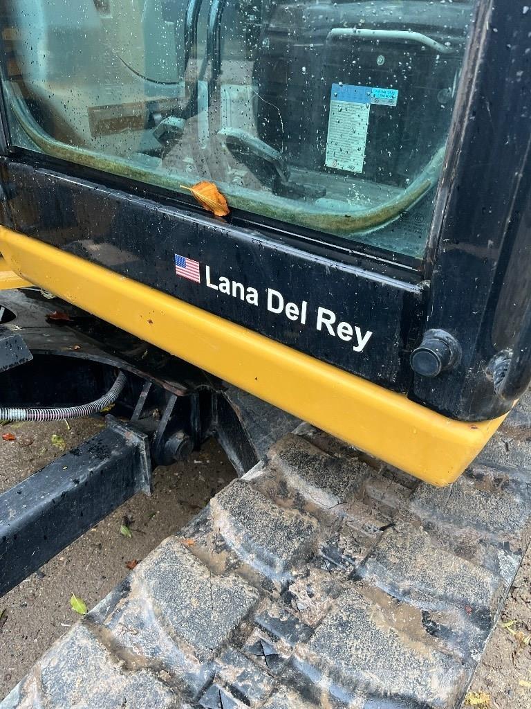 CAT 308 E 2 CR 中型挖掘机