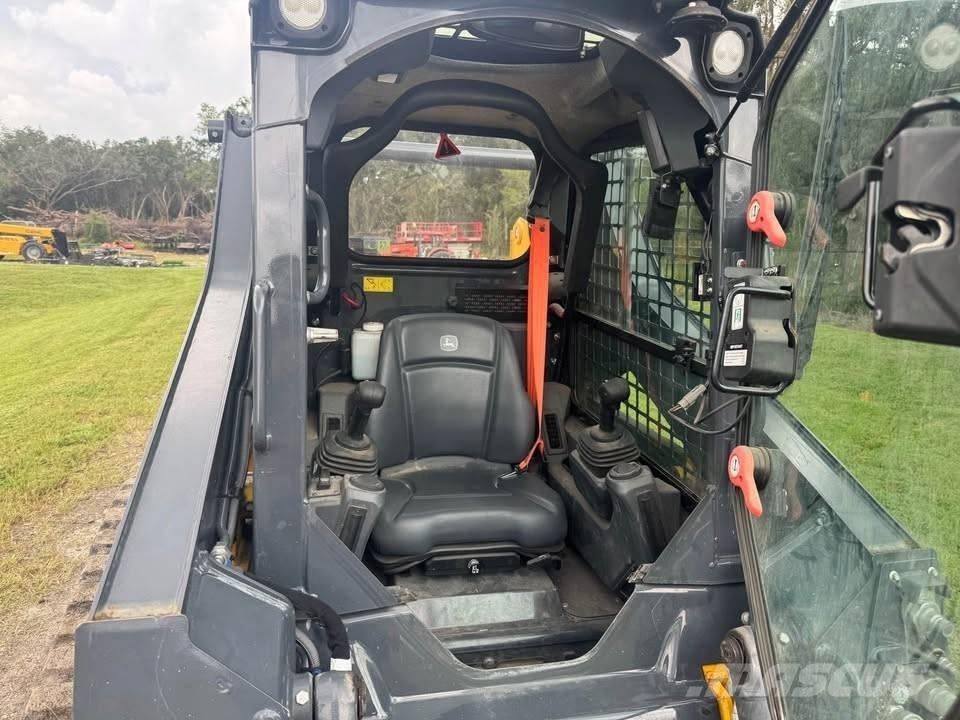 John Deere 317 滑移装载机