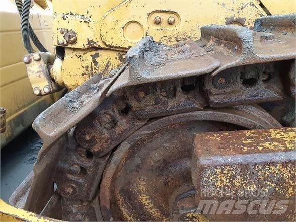 CAT D8T 履带式推土机