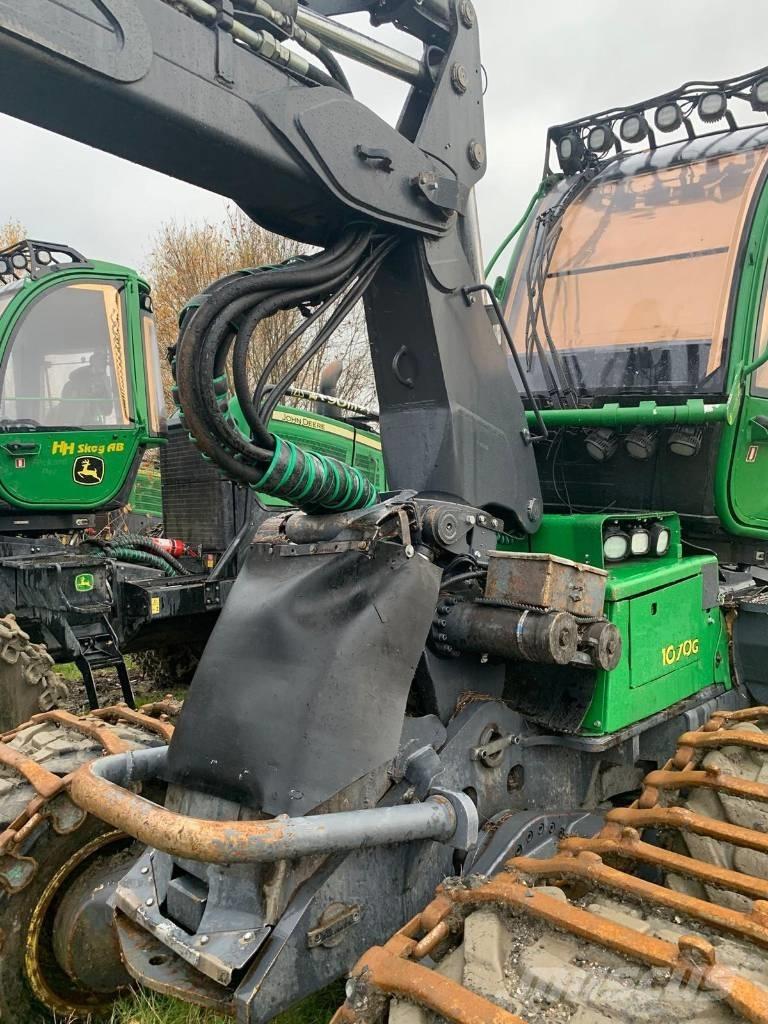 John Deere 1070G 收割机