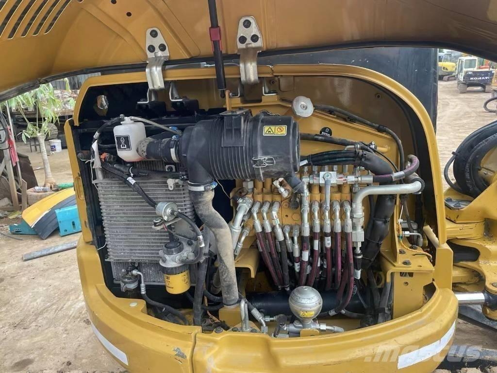 CAT 303.5 E CR 小型挖掘机