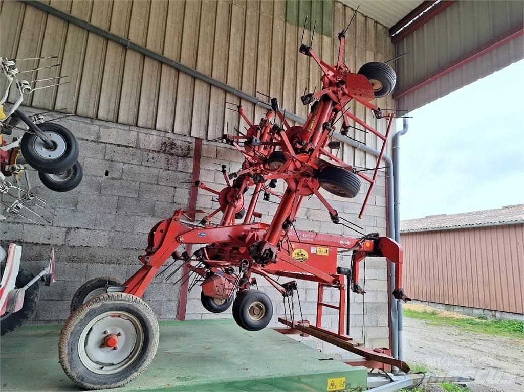 Kuhn Gf8501t 犁耙和摊草机