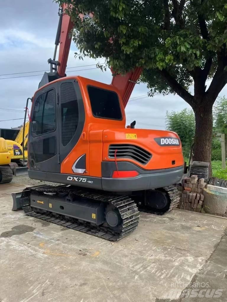 Doosan DX75-9C 履带挖掘机