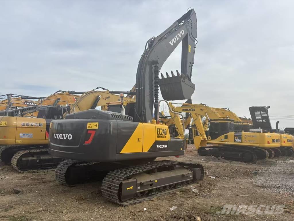 Volvo EC 240 履带挖掘机