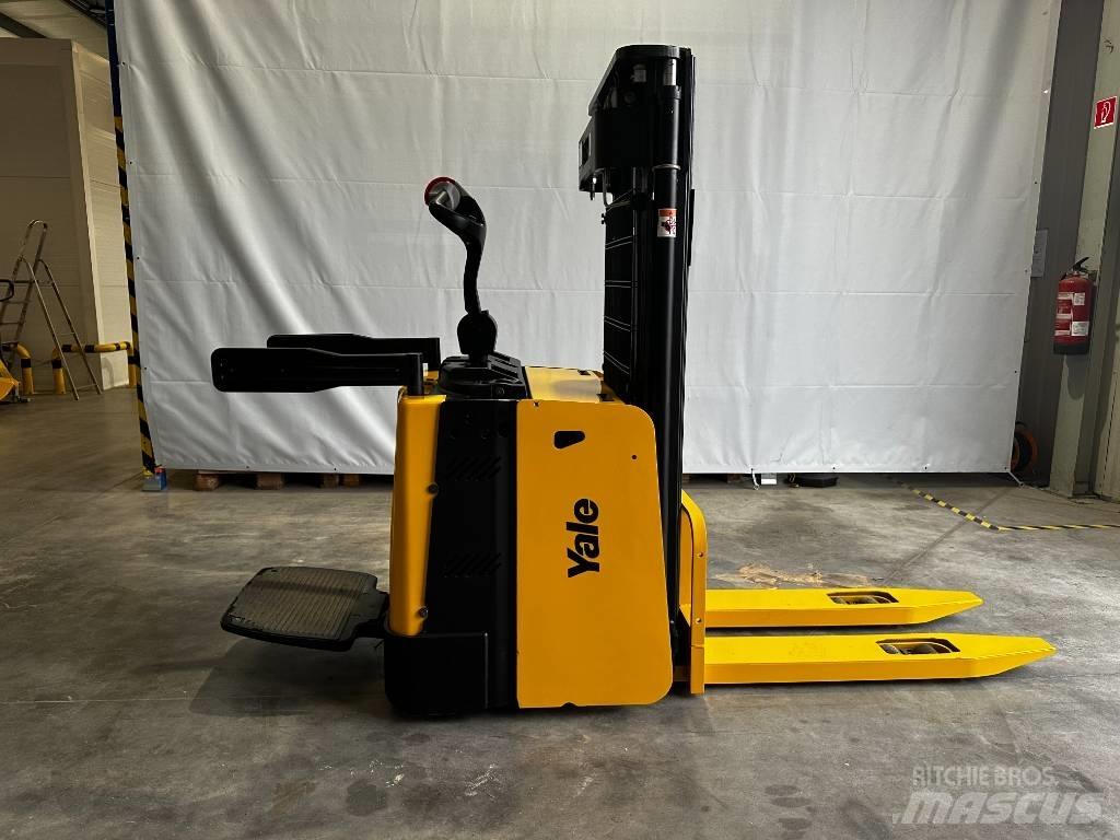 Yale MS12x 手推堆垛车