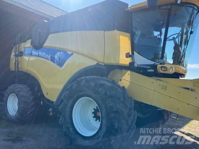 New Holland CX 8060 联合收割机